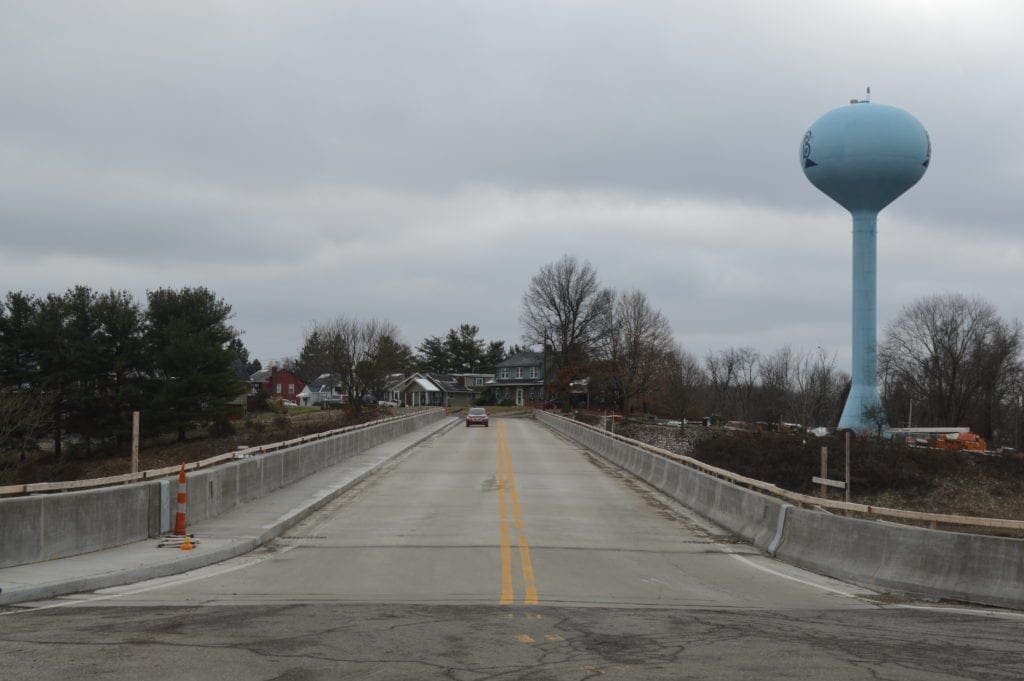 An overpass that spans an interstate.
