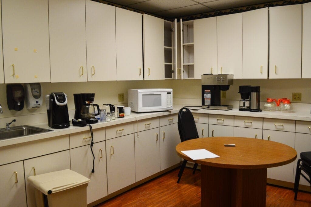 A room with kitchen equipment in it.