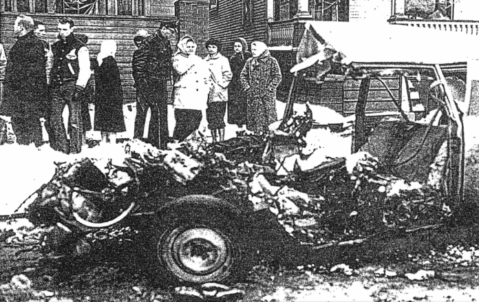 CEE7C062-F044-4EAB-895A-0E067F7BFE20 An exploded car.