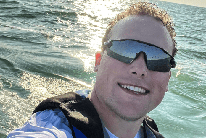 52A8BE78-DE52-494E-9389-4ED6276190EC A man in the ocean.