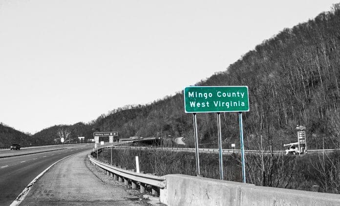 E8464A16-663D-4FC3-B4CB-8D3C2E4F4A25 A road sign.