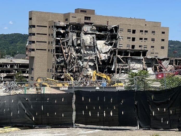 IMG_6687 A demolition in the middle of it.