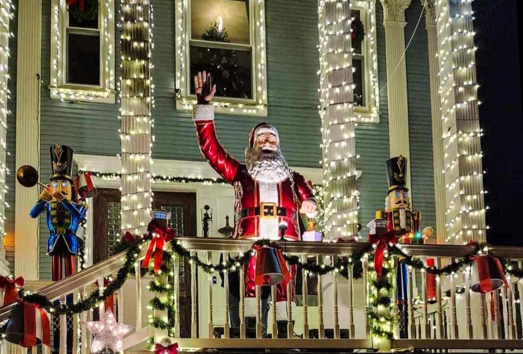 A house decorated for Christmas.