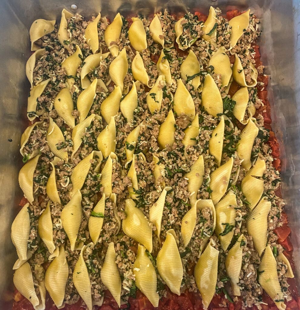 A pan of stuff shells.