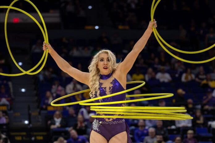 Nailers - Hula Hoops - opener 2025 A performer.