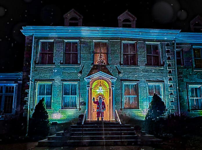 Screenshot A big house.