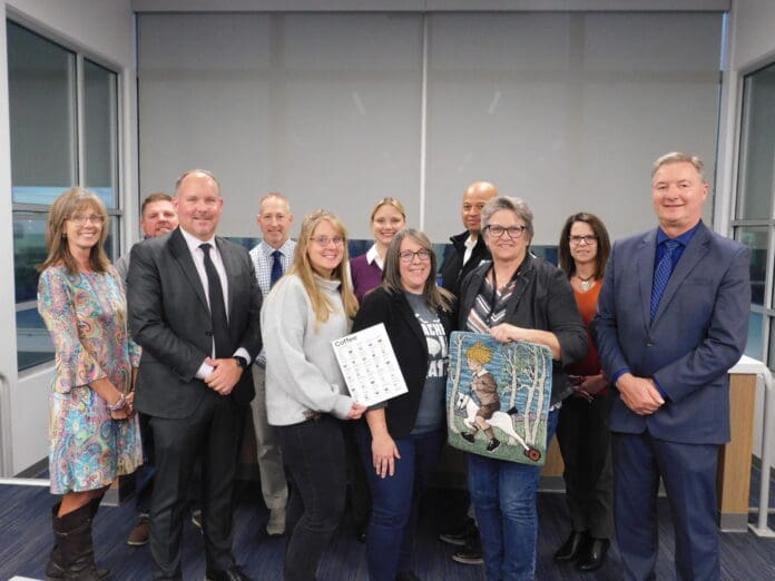 Best Practices Harrison Hills_01 A group of people.